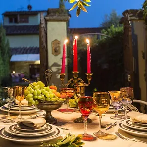  Villa La Dimora Dei Conti, Indulge In A Country With Jacuzzi Facing The Town! Italia